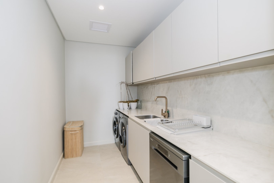 4 Bedroom Property for Sale in Fresnaye Western Cape